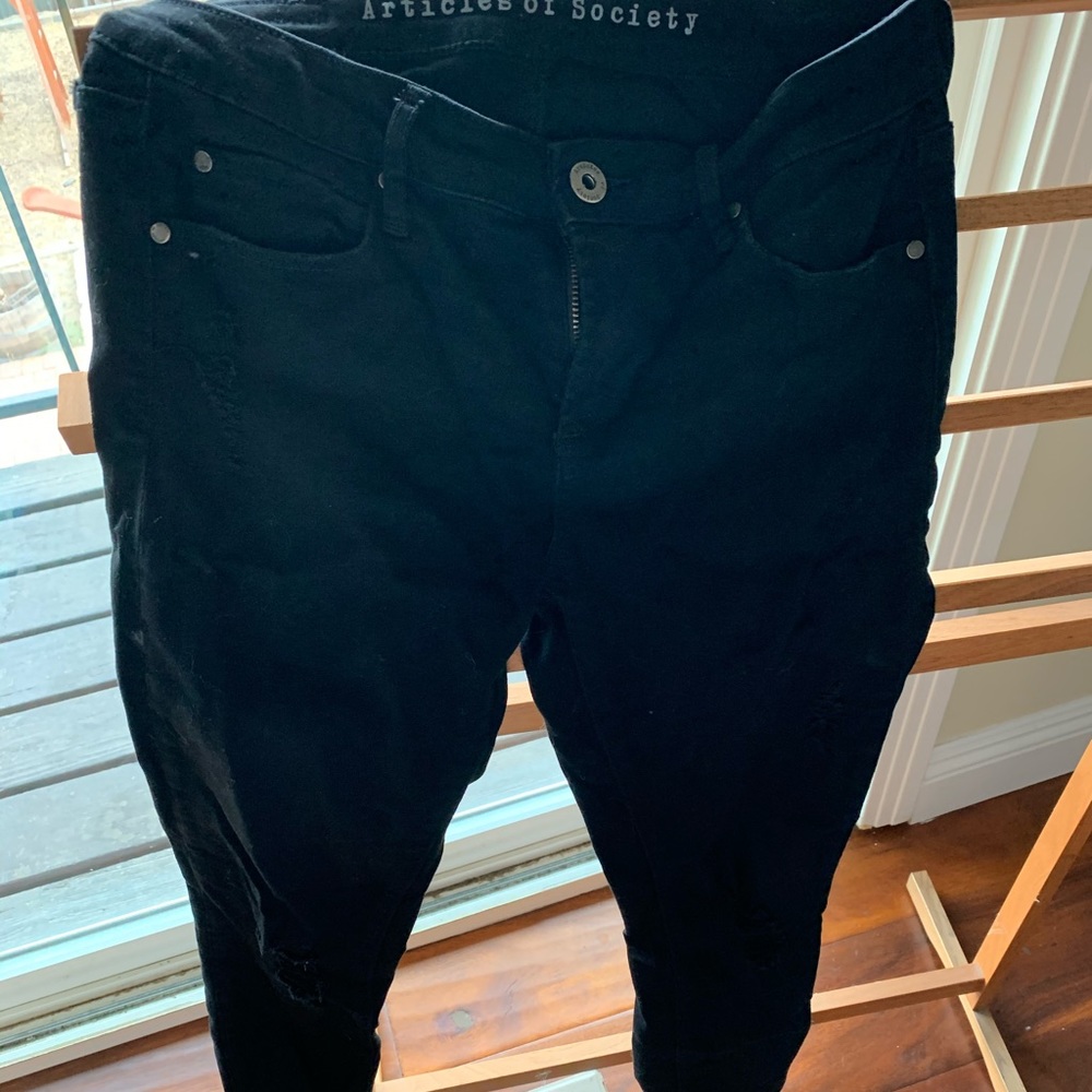 Black distress jeans